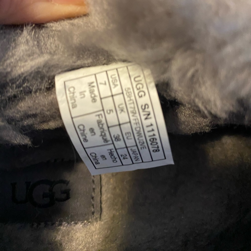 Ugg Slippers - image 5